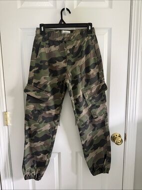 No Boundaries Olive Camo Cargo Joggers